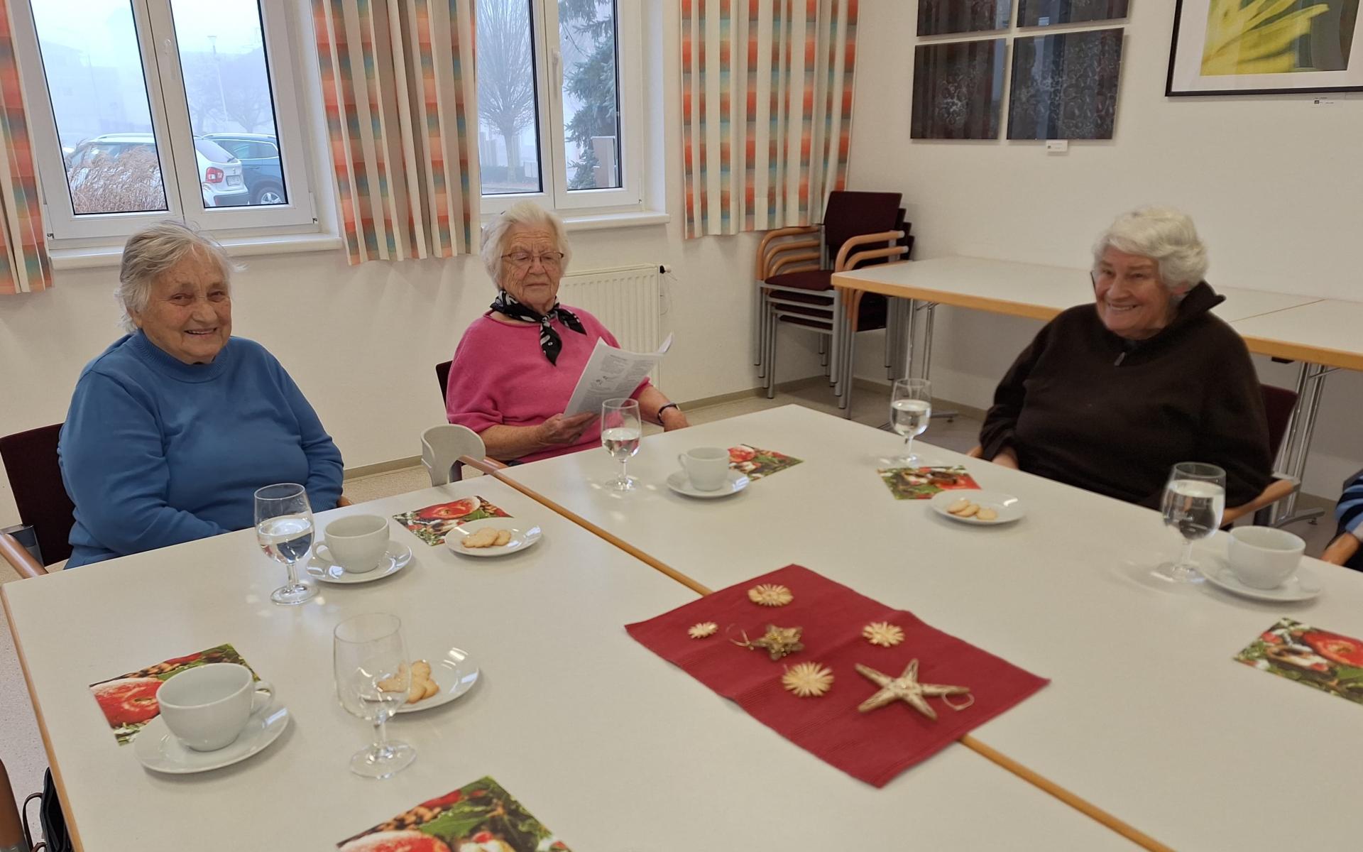 Besucherinnen des Erzählcafe